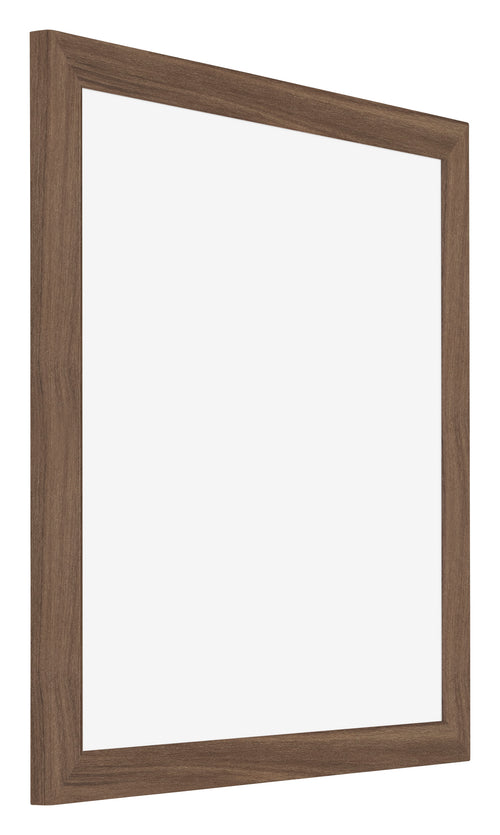 Mura MDF Bilderrahmen 55x55cm Nussbaum Dunkel Vorne Schrag | Yourdecoration.de